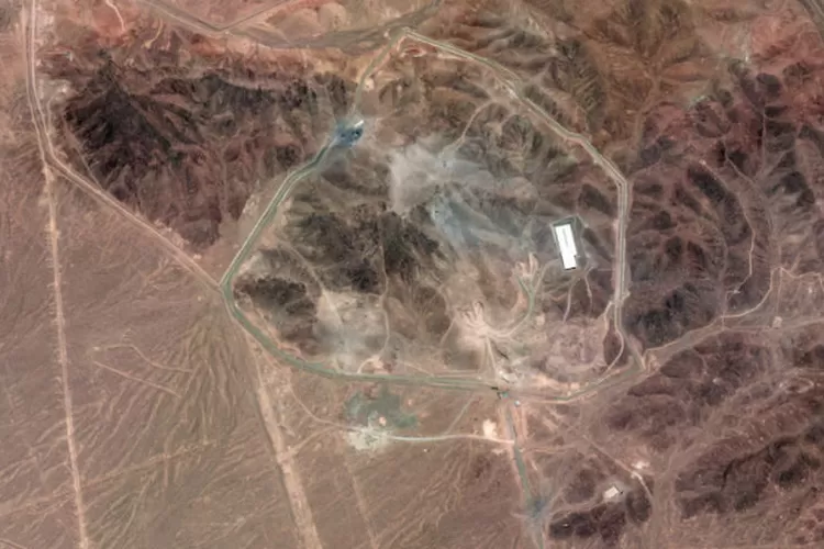 Citra Satelit: Ekskavator dan Buldoser Terlihat di Fordow